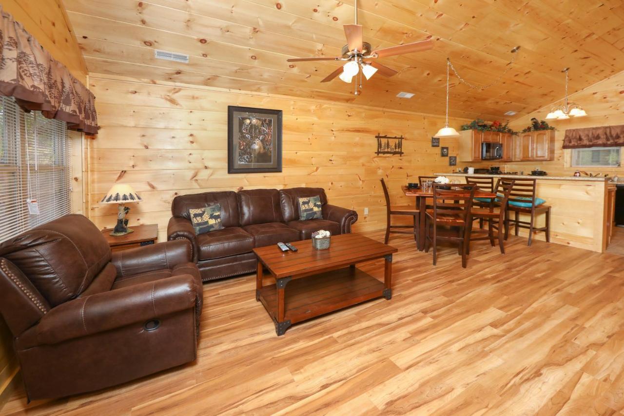 Deer Pass Lodge Pigeon Forge Exterior photo